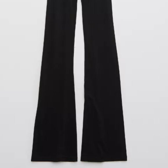 NWT OFFLINE By Aerie Real Me High Waisted Crossover Flare Legging Black Medium - Picture 4 of 7
